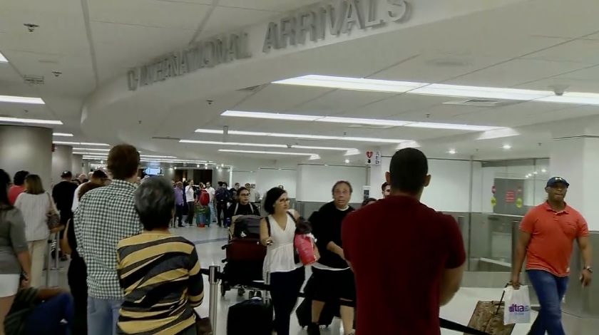 خلل بأجهزة الكمبيوتر يعرقل سفر الآلاف بمطارات أمريكية