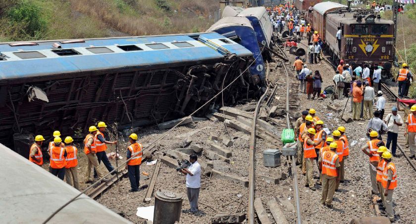 ارتفاع حصيلة قتلى حادث قطار الهند إلى 39 قتيلا 