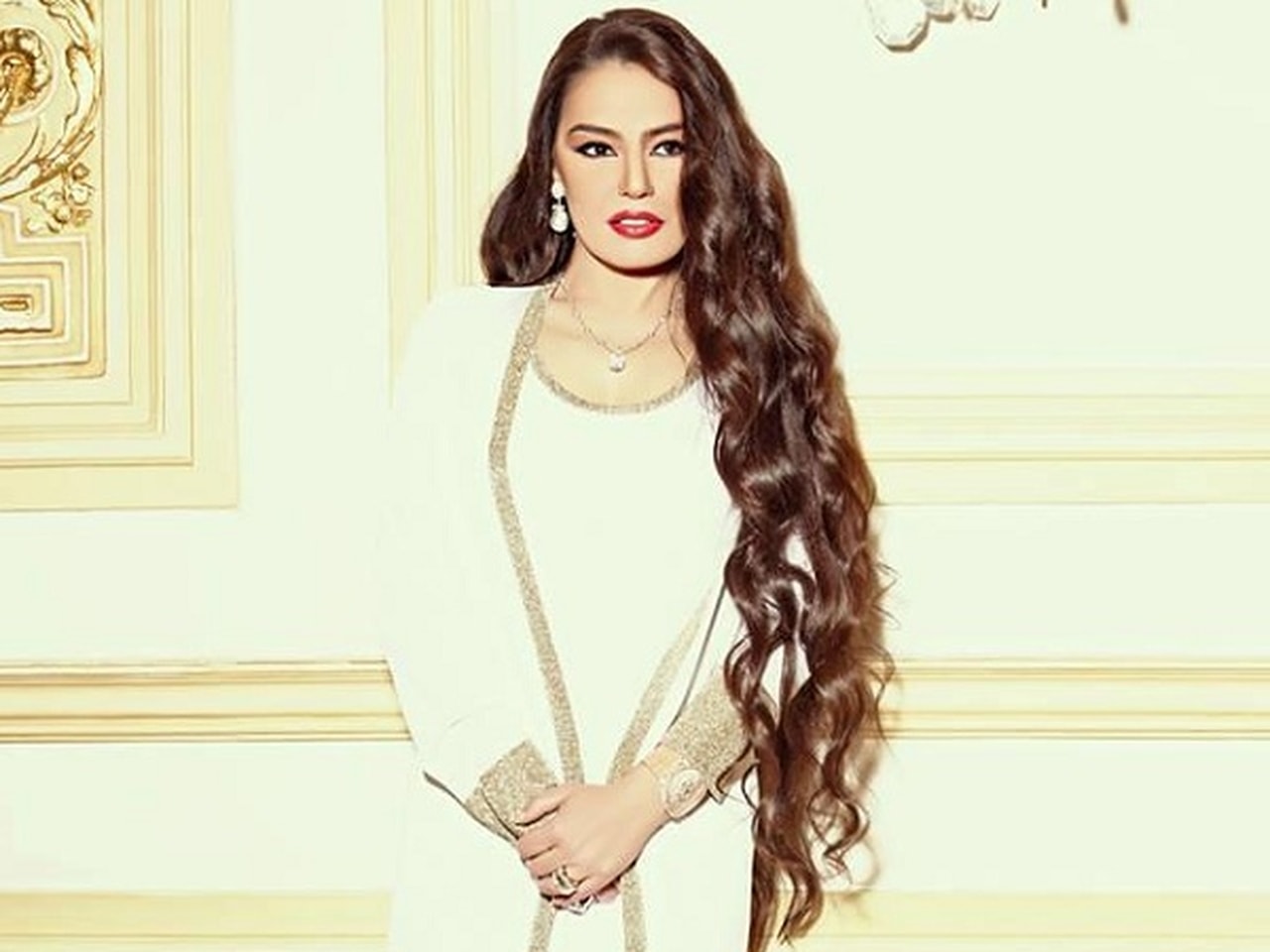 النجمة شريهان تسجل اغاني مسرحيتها الجديدة في لبنان