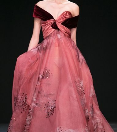 فستان من مجموعة جورج شقرا