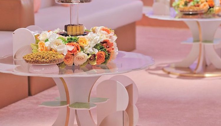 افكار مميزة لتزيين طاولات الزفاف بالورود