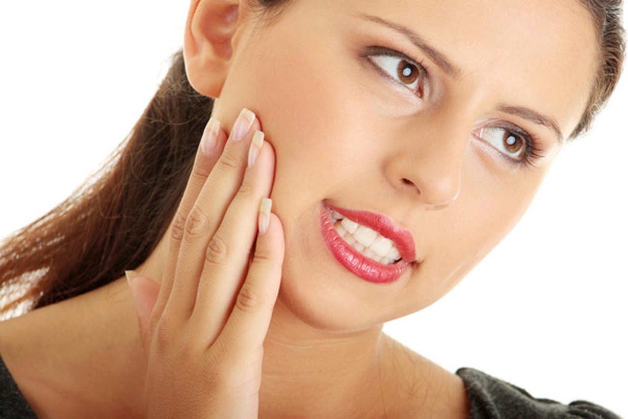 وصفات طبيعية لعلاج ألام الاسنان في المنزل