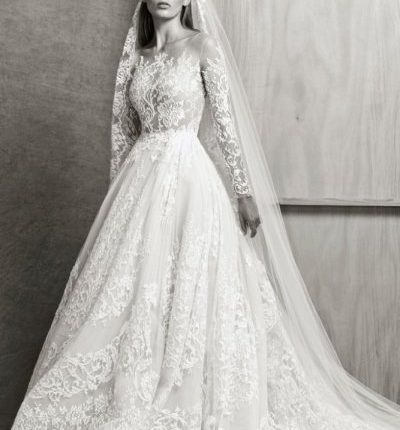 فستان زفاف طويل