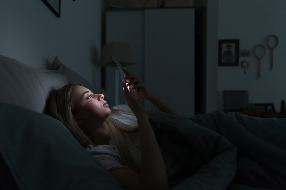 ‏‏الإفراط في قضاء الوقت أمام الشاشات يؤدي إلى اضطراب دورة النوم‏