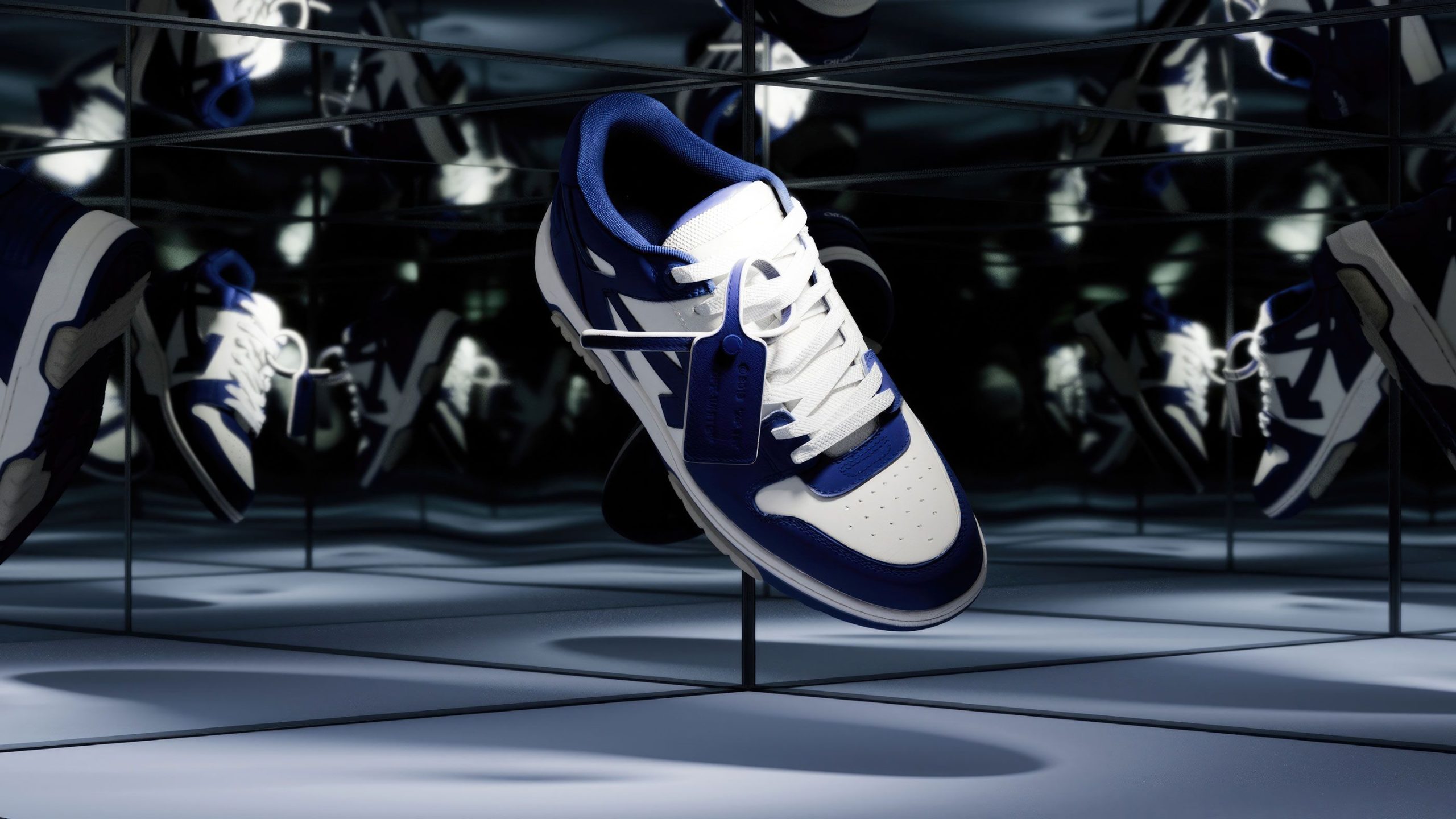 Off-White تطرح نسخة جديدة من حذاء سنيكرز