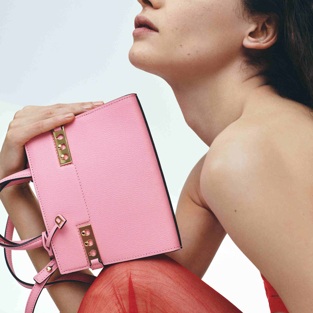 Delvaux تكشف عن تصميم Tempête Crush