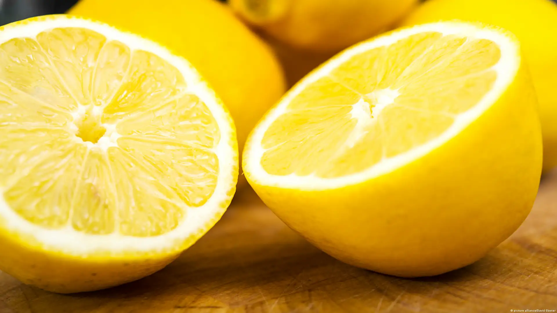 فائدة الليمون للجسم وعلاج الإمساك وموازنة الحموضة في الجسم