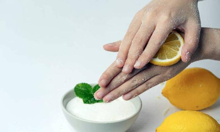  فوائد دلكه الليمون لتفتيح الجسم والتخلص من البقع الداكنة