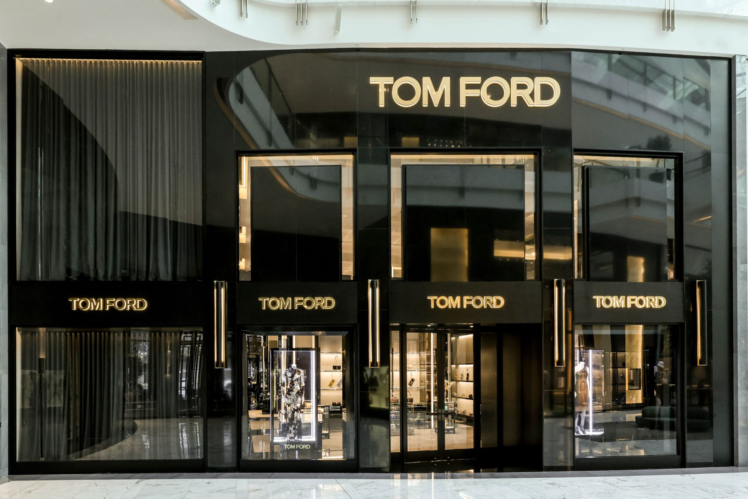 TOM FORD تعيد افتتاح متجرها في قسم فاشن أفينيو بمول دبي