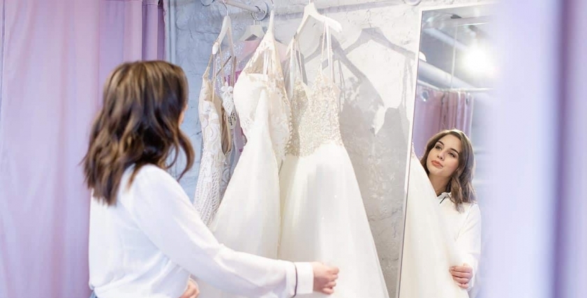 أهم 8 نصائح قبل شراء فستان الزفاف