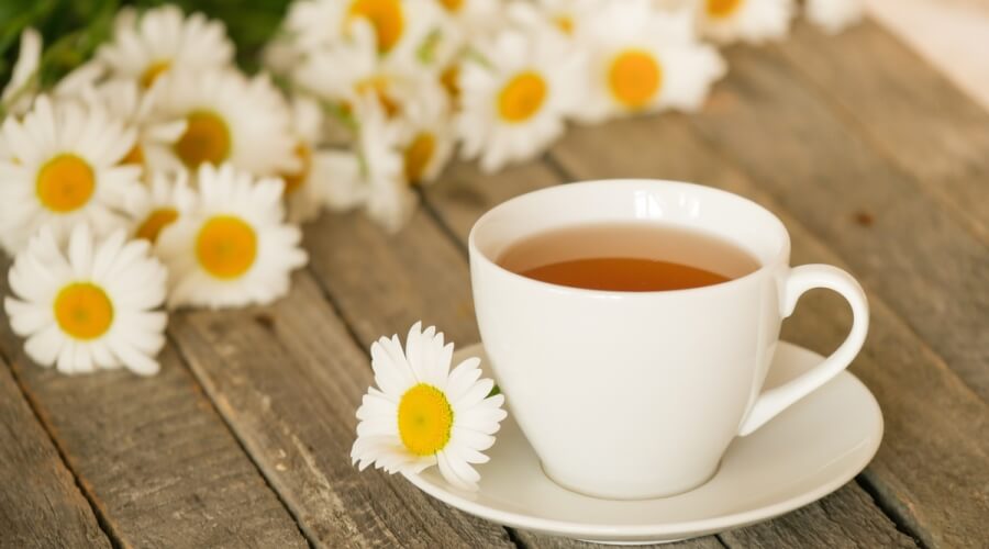 شاي البابونج يمكن أن يخفف الألم والتعب ويساعد على النوم