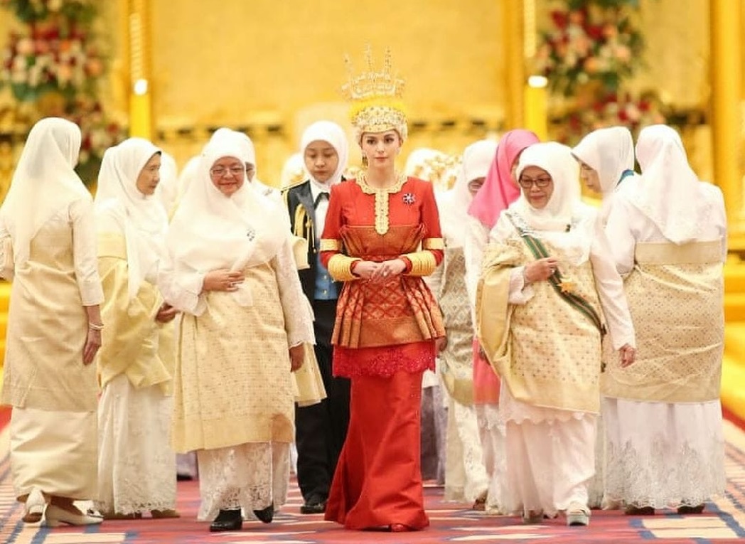 الأمير عبدالمتين يتزوج من عامة الشعب في حفل زفاف فخم