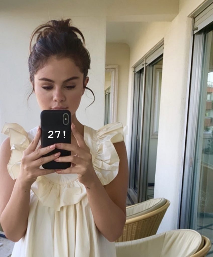 هاتف سيلينا غوميز