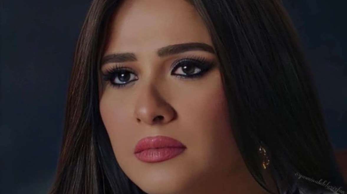 وفاة والد الفنانة "ياسمين عبد العزيز"