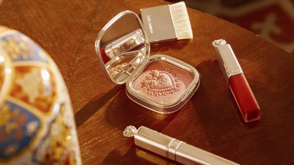 ثانيا  أحمر شفاه «Devotion Liquid Mousse».. من «Dolce & Gabbana»: