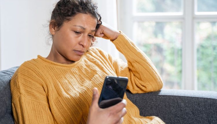 مواقع التواصل الاجتماعي تضر بالصحة العقلية