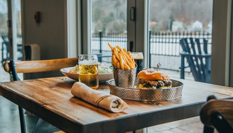 أطعمة تزيد دهون البطن