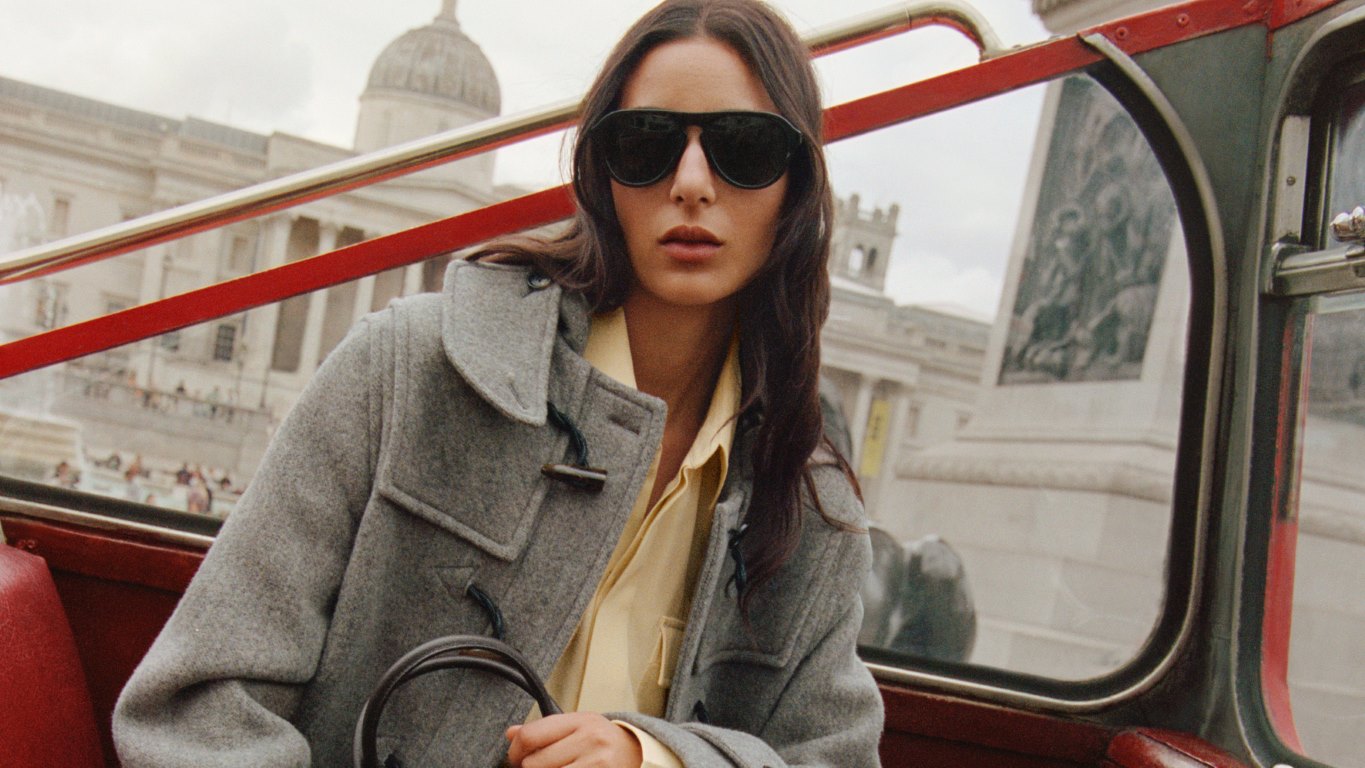 Burberry: عودة إلى المدينة.. بنكهة "Bus Aunty" و"Nora Attal"