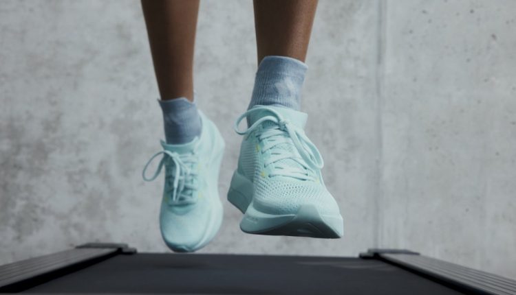 TREADFLOW أول حذاء مصمم خصيصاً لآلة الجري من أديداس