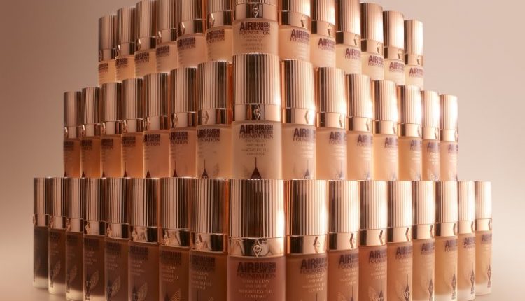 شارلوت تلبوري تكشف عن ابتكارين اثنين من AIRBRUSH COMPLEXION