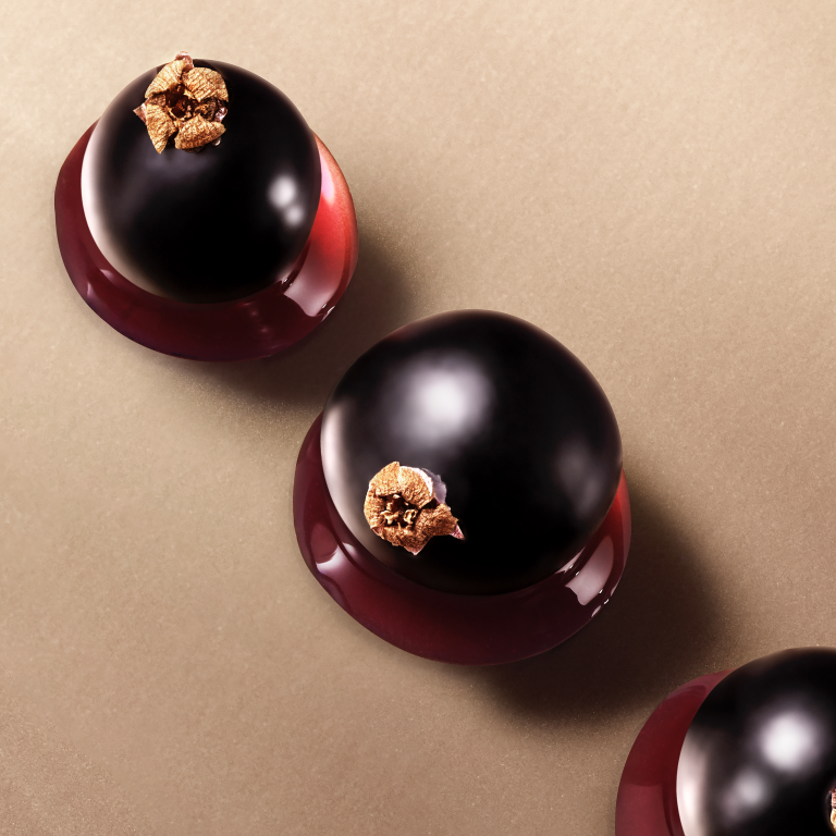 جورجيو أرماني تسدل الستار على عطرها الجديد الآسر