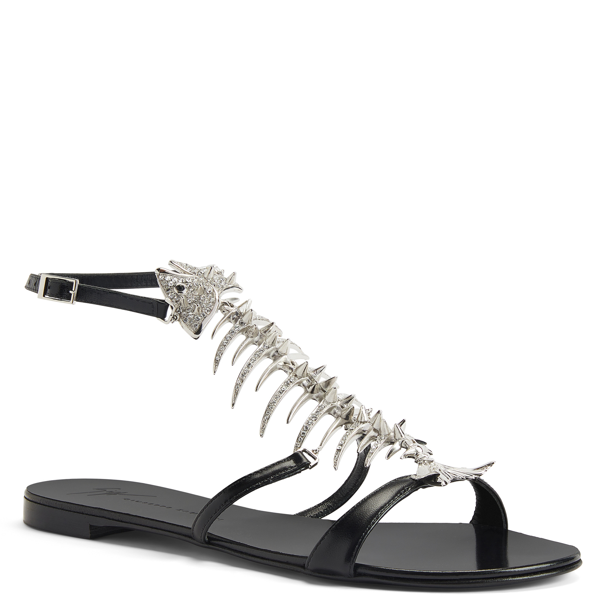 چوسيبي زانوتي يُعيد صياغة الأسطورة بصندل "THE SLIM 2.0