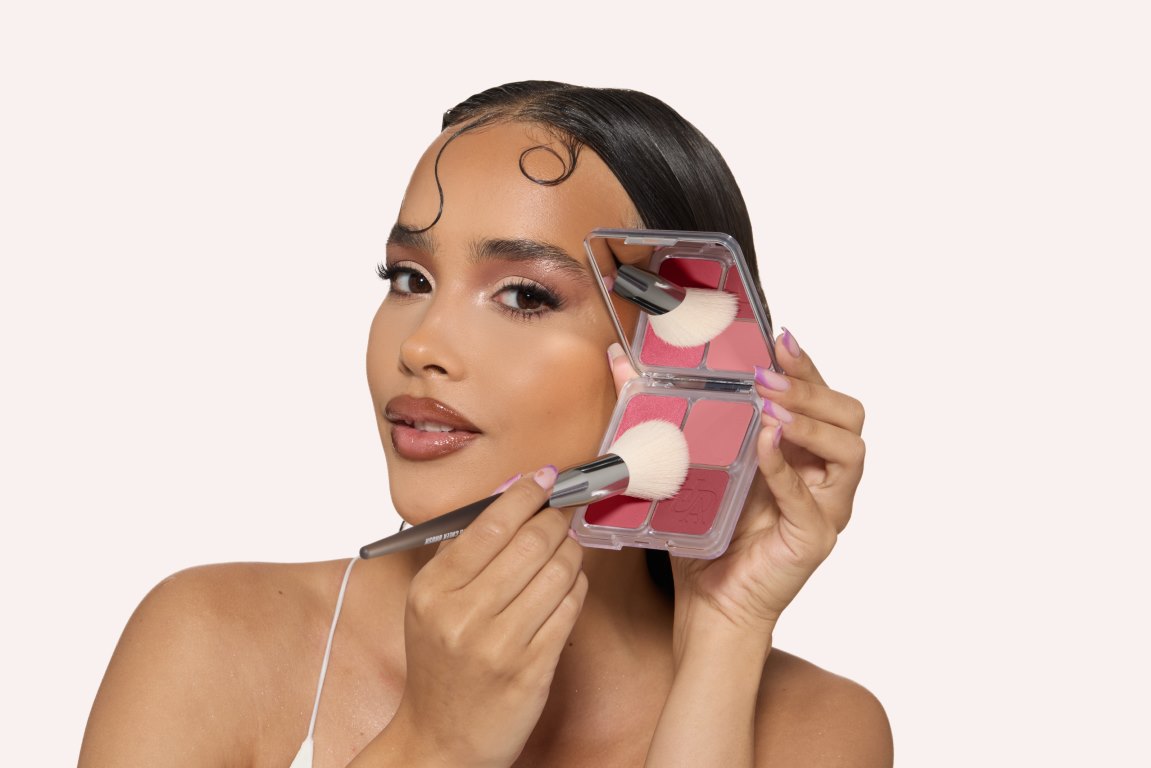 ثورة HUDA BEAUTY اللونية: باليت "Blush Filter" ينهي حقبة البلاشر التقليدي