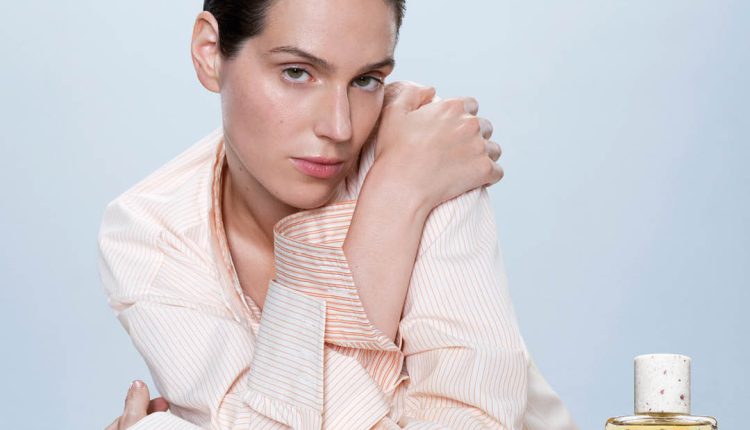LOEWE تكشف عن مجموعتها الفاخرة من العطور بعنوان Crafted Collection