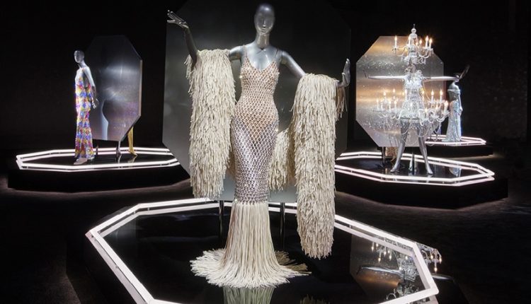 سواروفسكي تكشف فصلا استثنائيا من معرضها العالمي Masters of Light Hollywood