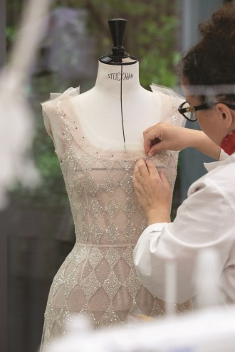 حكاية إبداع تنسجها الأيدي