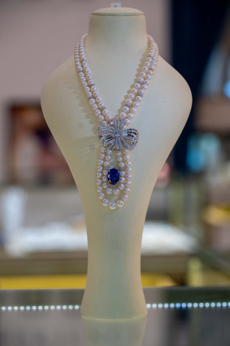 عالم المجوهرات