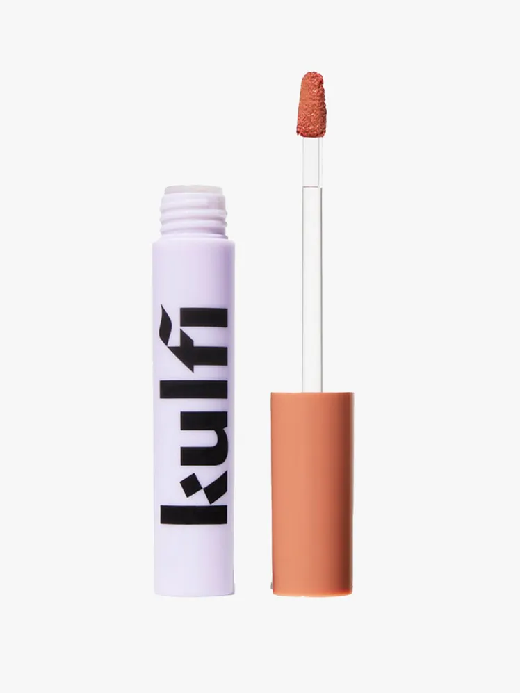 اكتشفي البطل الحقيقي لترطيب شفتيكِ هذا الموسم