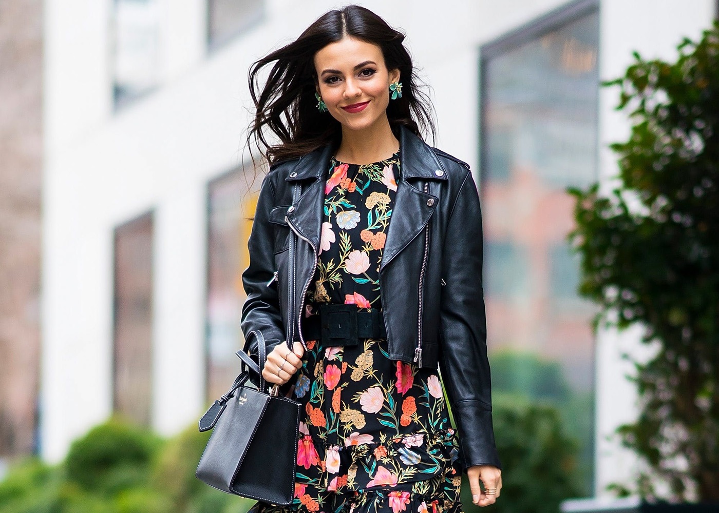 جاكيت وفستان