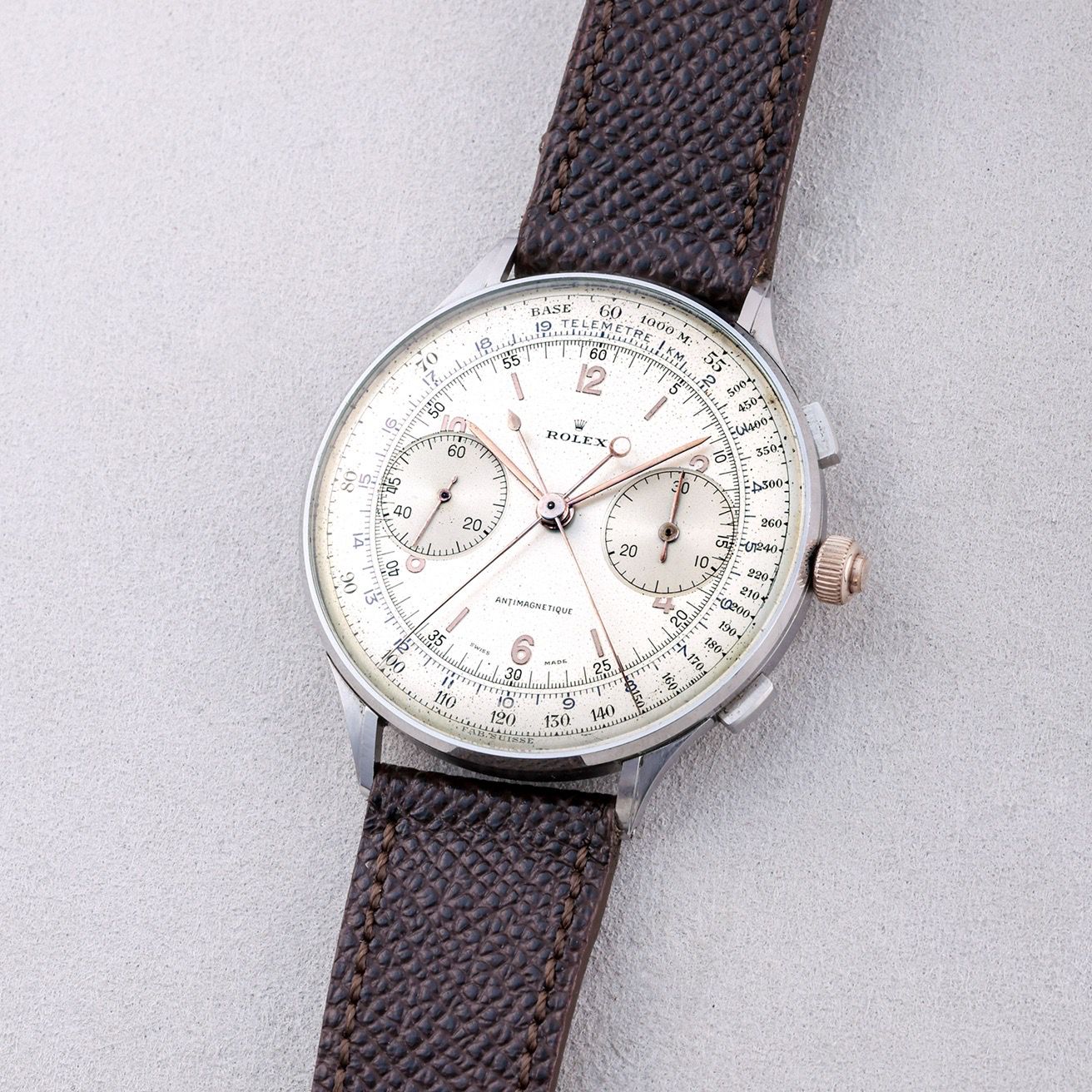 رولكس بـ 4.7 مليون دولار: مزاد دبي يسجل رقمًا قياسيًا جديدًا في بيع الساعات الفاخرة