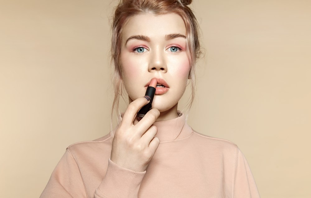 فوائد تجعل مستحضرات التجميل العضوية الخيار الأفضل لبشرتكِ