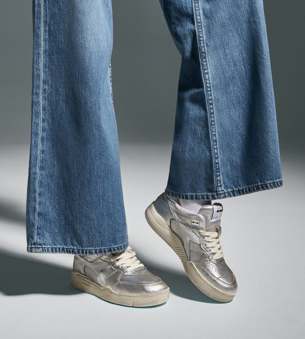 أحذية رياضية ذات أناقة في شتاء 2025