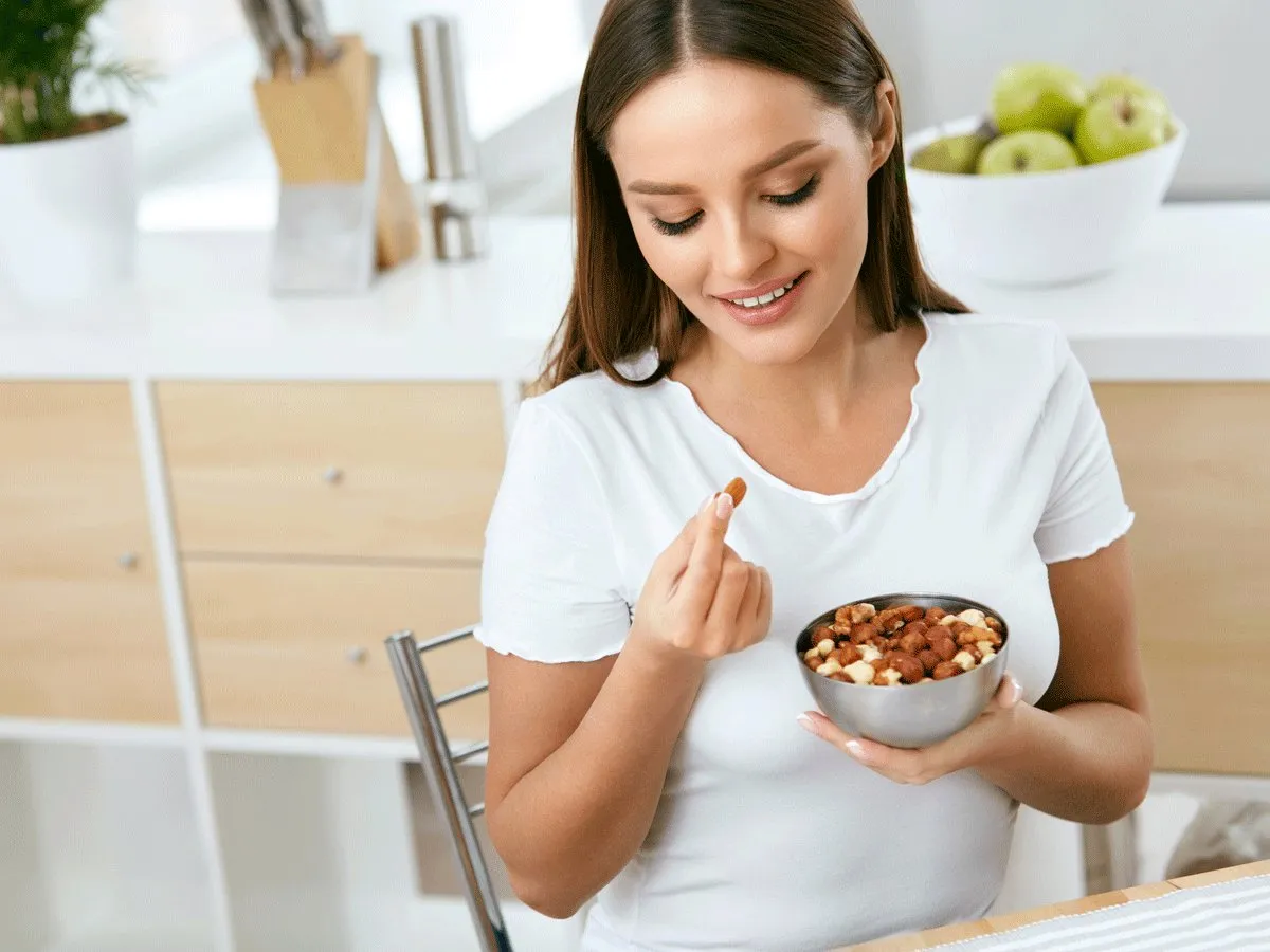 تناولي اللوز