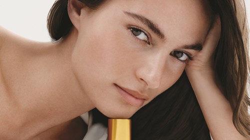 لشدّ البشرة ... حزام كهربائي وكماشة ذكية