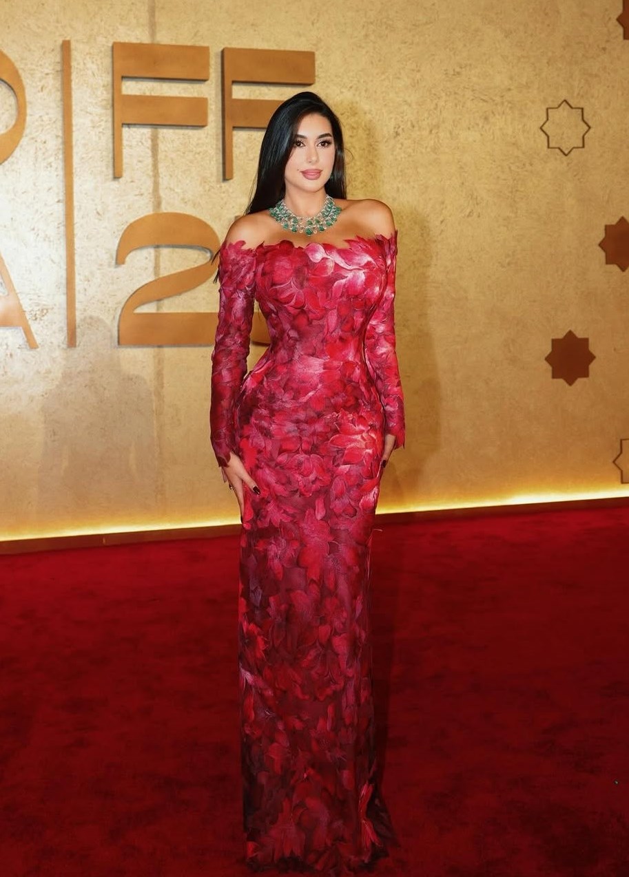 النجمات ذات إطلالات ساحرة وعصرية على السجادة الحمراء