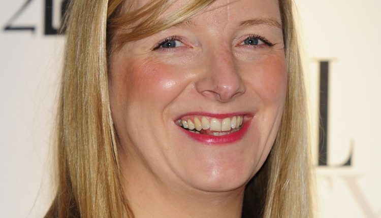 مصممة فستان زفاف كيت ميدلتون تحصد أفضل الجوائز