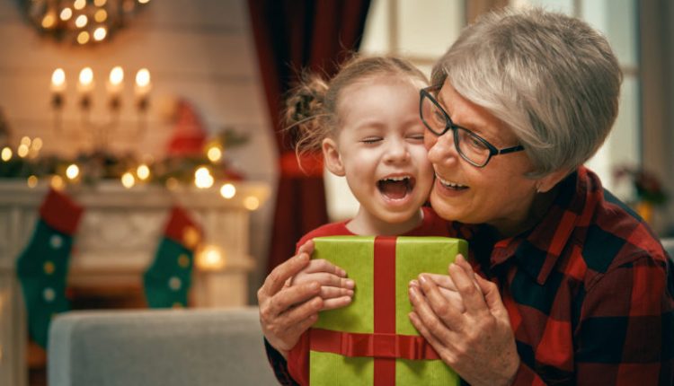 دلع الأجداد للأحفاد