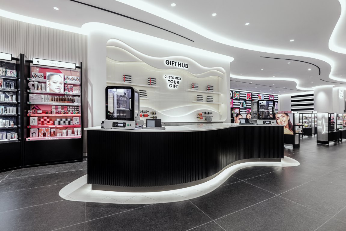 سيفورا الشرق الأوسط تفتتح متجرها الجديد في مول الإمارات