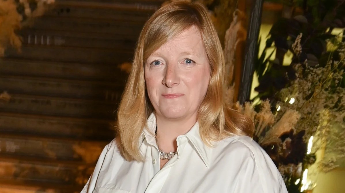 مصممة فستان زفاف كيت ميدلتون تحصد أفضل الجوائز