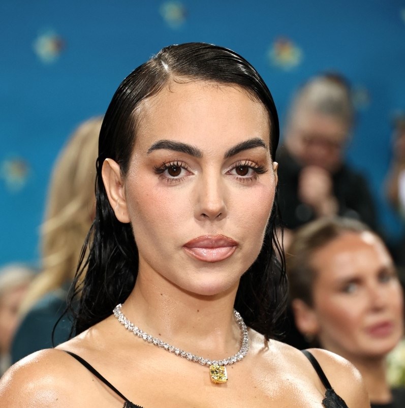 تسريحات نجمات على السجادة الحمراء في 2025