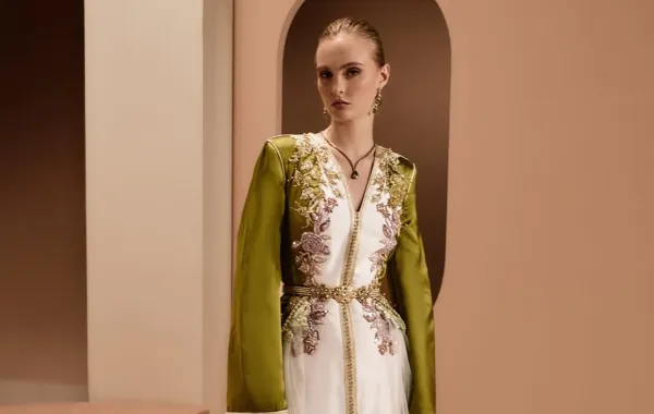 ألوان قفاطين تُبرز جمال البشرة السمراء