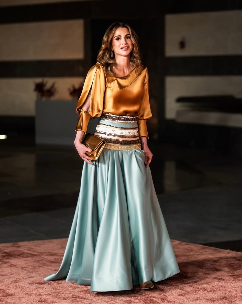 إطلالاتكِ الرمضانية تستوحينها من أزياء الملكة رانيا