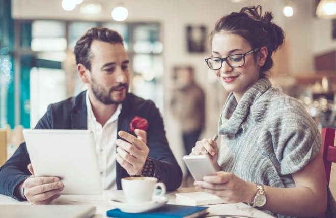 لقاء في مقهى