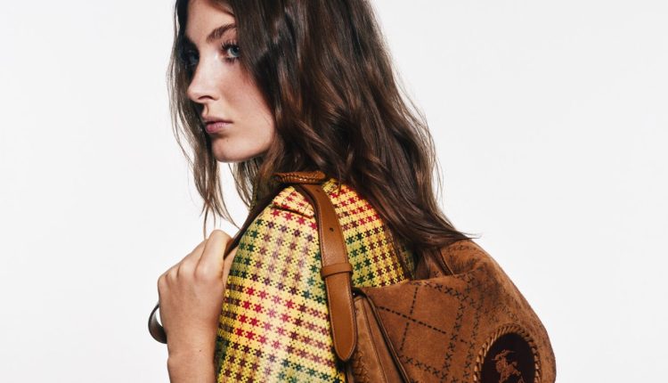 BURBERRY تطلق حملتها الخاصة لتشكيلة صيف 2026