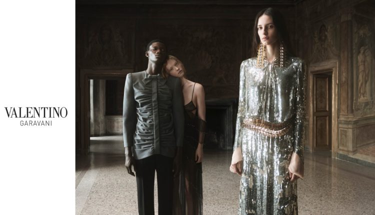 حملة اليراعات.. فراشات النار جديد VALENTINO