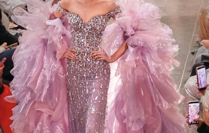 منال عجاج أول مصممة سورية تعرض تصاميمها في باريس